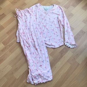Very soft pink w/ snowmen Karen Neuburger pajamas